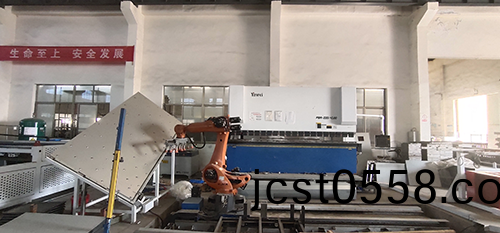 亞(ya)威(wei)機器(qi)人折彎(wan)中心(xin)PBA-2204100-FMC