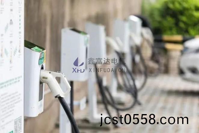 新(xin)能源(yuan)汽(qi)車(che)髮展迅速(su)，汽(qi)車(che)充(chong)電樁行業成(cheng)“香(xiang)餑餑(bo)”