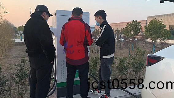 【鑫(xin)富達(da)充電】日常用充電(dian)樁：這(zhe)些安(an)全(quan)設(she)計在(zai)默默守護(hu)妳(ni) ！